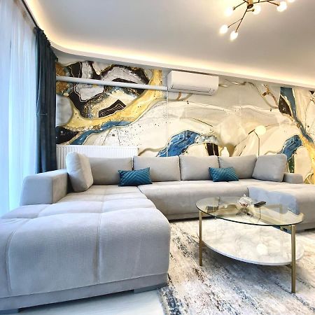 Coquette Apartment Brasov Bagian luar foto
