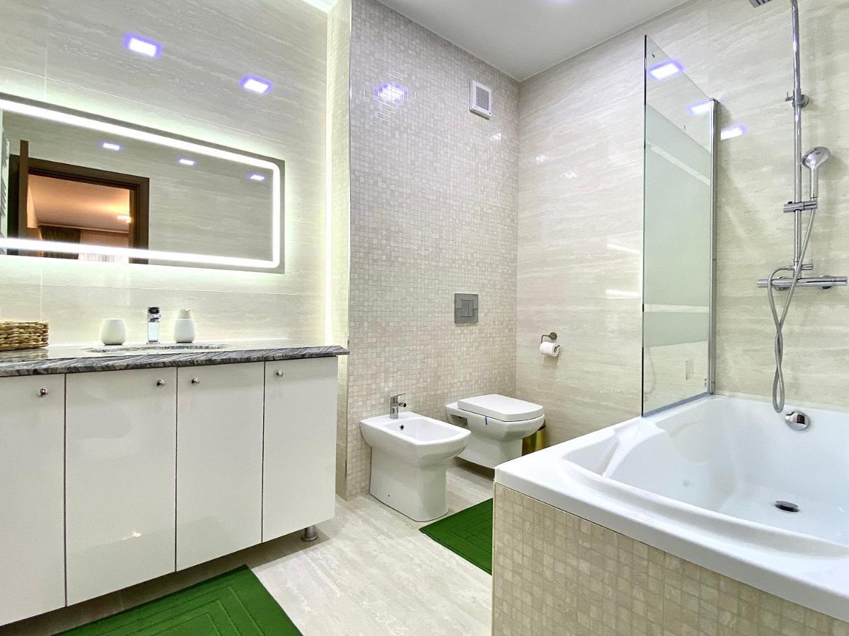 Coquette Apartment Brasov Bagian luar foto