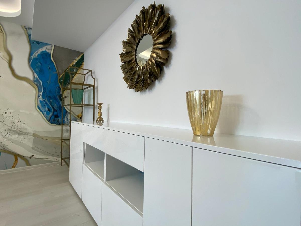 Coquette Apartment Brasov Bagian luar foto